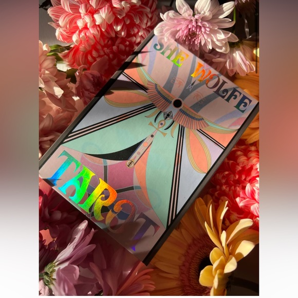 SHE WOLFE TAROT (MINT CONDITION) - Picture 3 of 12